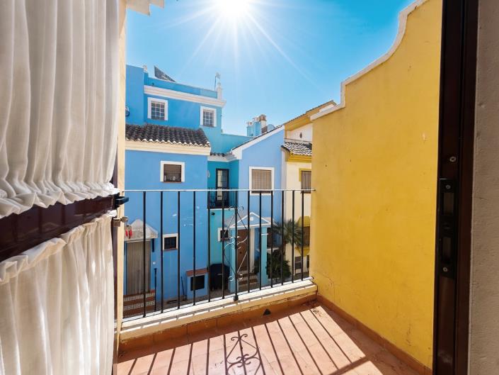 Image No.20-2 Bed Townhouse for sale