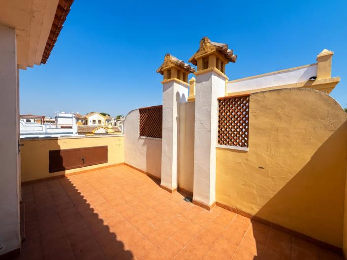 Image No.22-2 Bed Townhouse for sale