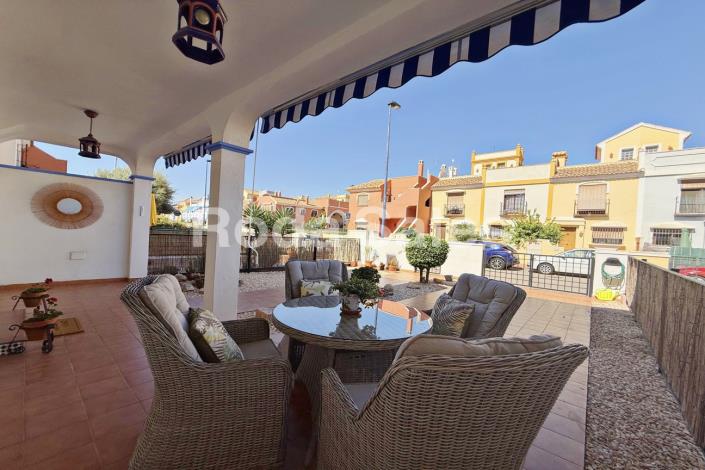 Image No.6-3 Bed Townhouse for sale