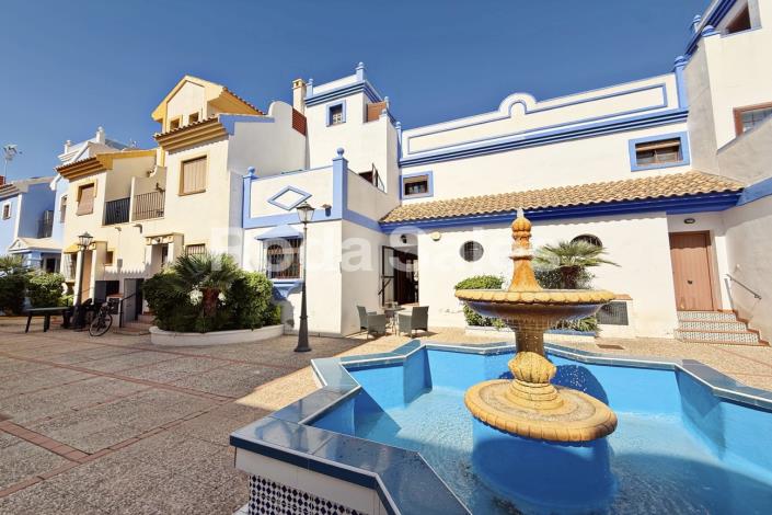 Image No.20-3 Bed Townhouse for sale