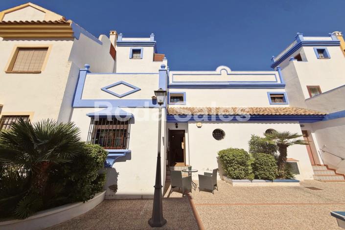 Image No.21-3 Bed Townhouse for sale