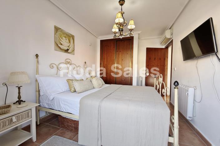 Image No.28-3 Bed Townhouse for sale