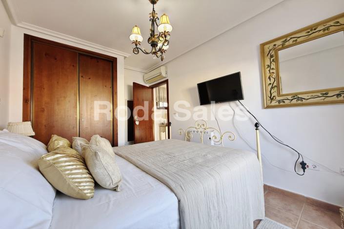 Image No.29-3 Bed Townhouse for sale