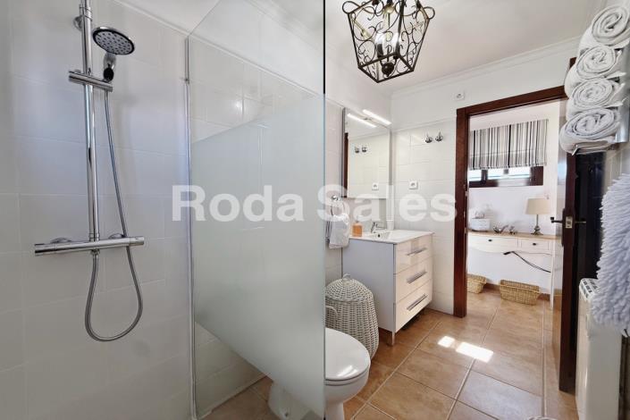 Image No.32-3 Bed Townhouse for sale