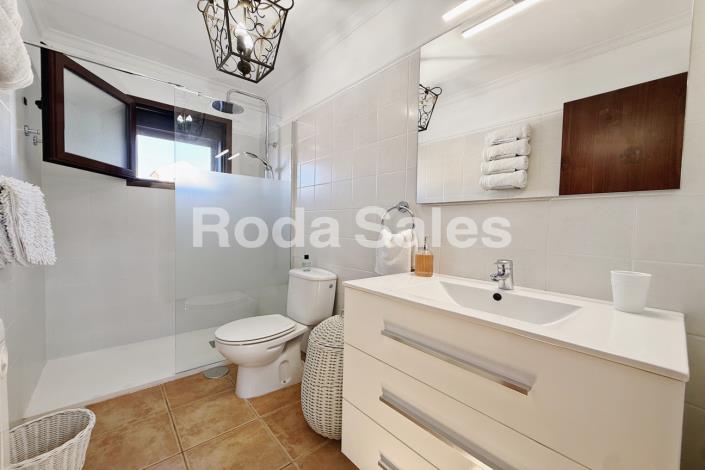 Image No.33-3 Bed Townhouse for sale