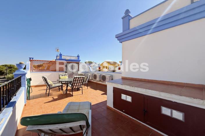 Image No.38-3 Bed Townhouse for sale