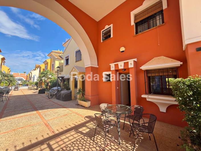 Image No.21-3 Bed Townhouse for sale
