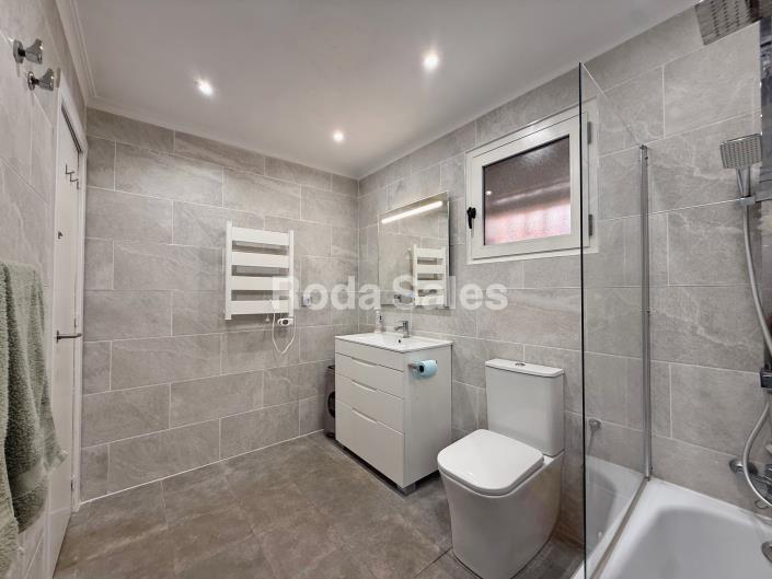 Image No.26-3 Bed Townhouse for sale