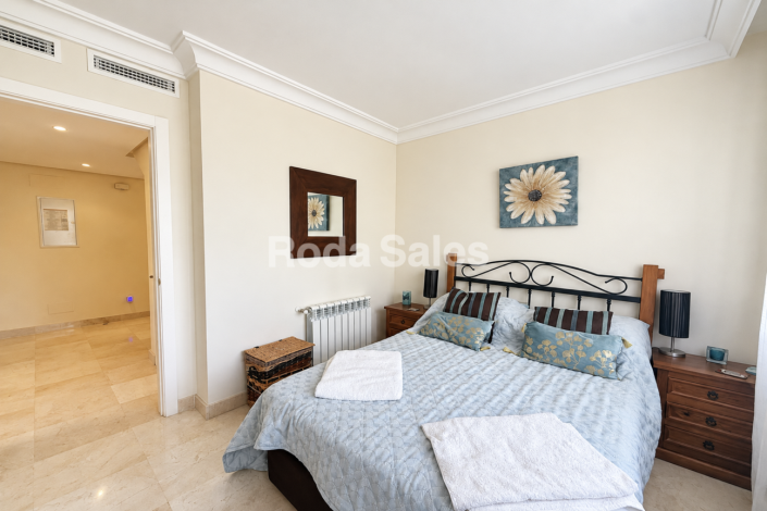 Image No.11-3 Bed Townhouse for sale