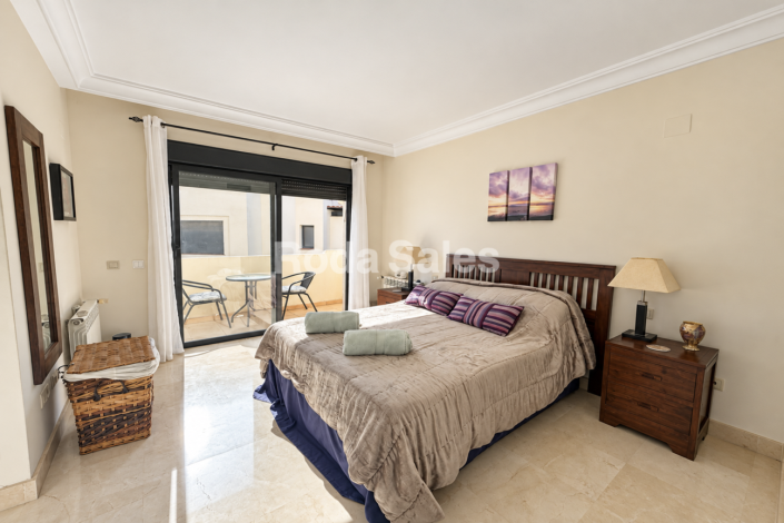 Image No.16-3 Bed Townhouse for sale