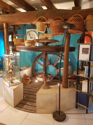 Image No.10-3 Bed House for sale