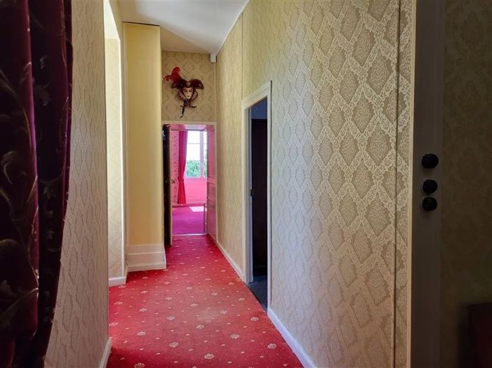 Image No.38-9 Bed Chateaux for sale