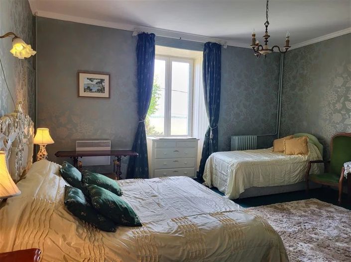 Image No.39-9 Bed Chateaux for sale