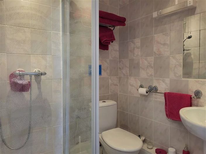 Image No.41-9 Bed Chateaux for sale