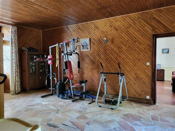 Image No.9-9 Bed Chateaux for sale