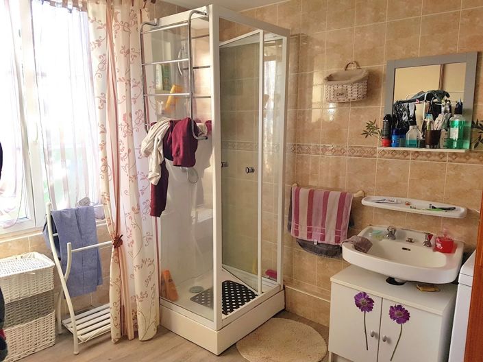 Image No.8-3 Bed House for sale