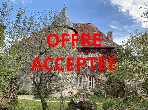 Image No.1-Maison de 5 chambres à vendre à Le Pont-Chrétien-Chabenet