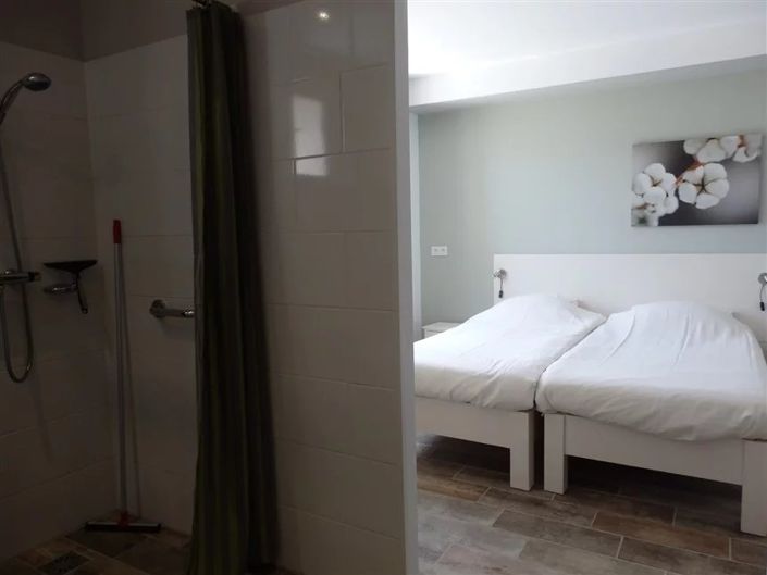 Image No.18-15 Bed House for sale