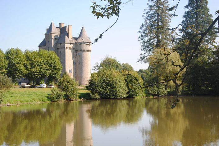 Image No.1-Châteaux de 14 chambres à vendre à Aubusson