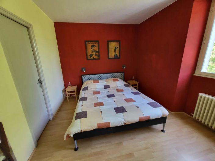 Image No.17-6 Bed House for sale