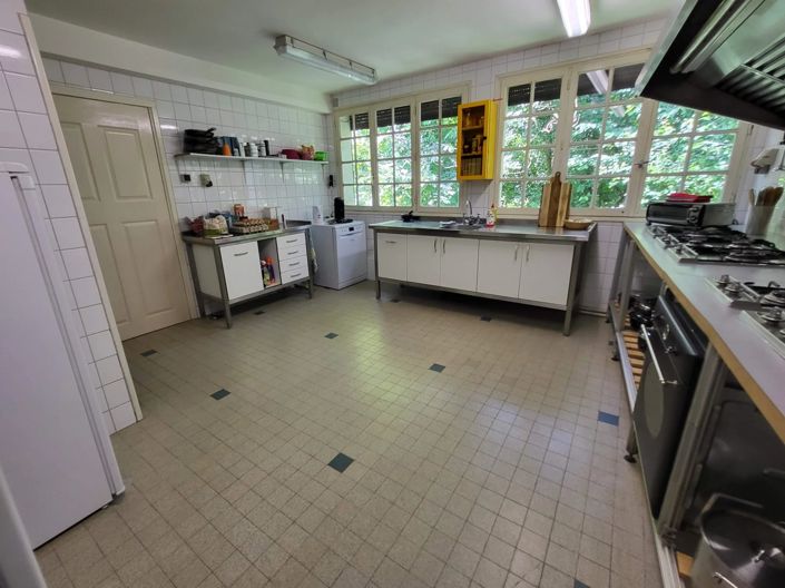 Image No.9-6 Bed House for sale