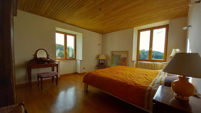 Image No.15-7 Bed House for sale