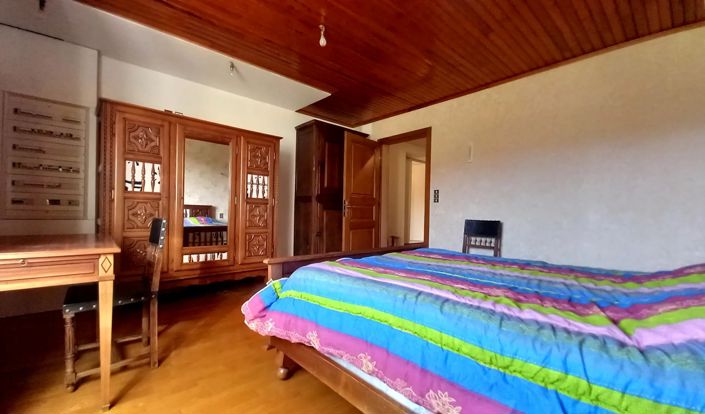 Image No.20-7 Bed House for sale