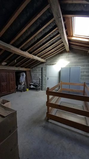 Image No.24-7 Bed House for sale