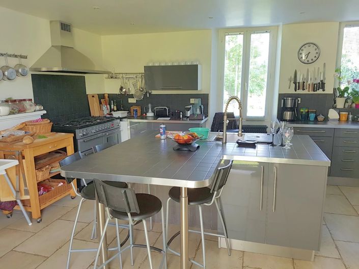 Image No.6-6 Bed House for sale