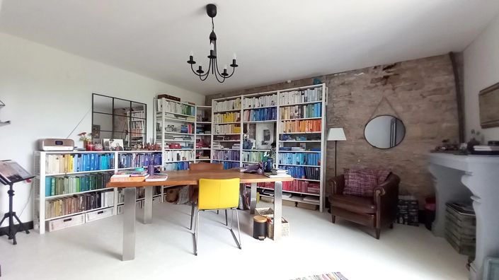 Image No.28-7 Bed House for sale