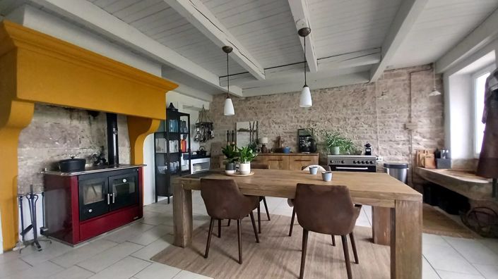 Image No.9-7 Bed House for sale