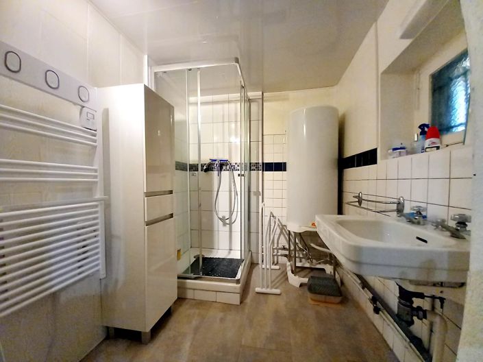 Image No.9-2 Bed House for sale