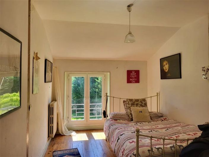 Image No.11-4 Bed Farmhouse for sale