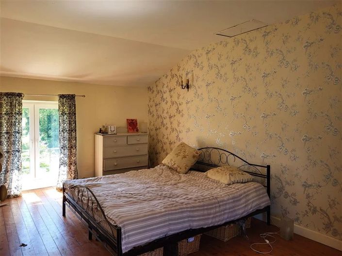 Image No.12-4 Bed Farmhouse for sale