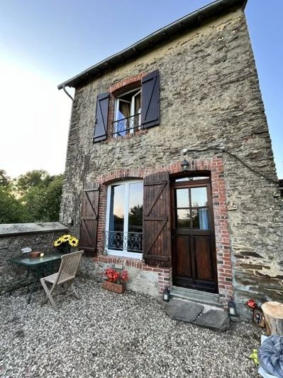 Image No.21-6 Bed House for sale