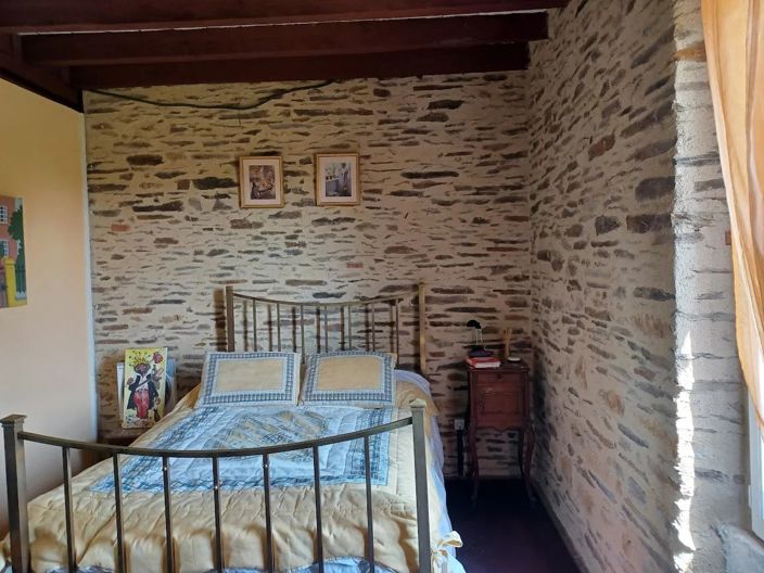 Image No.24-6 Bed House for sale