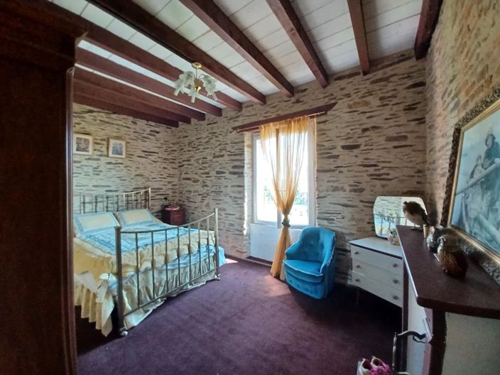 Image No.25-6 Bed House for sale