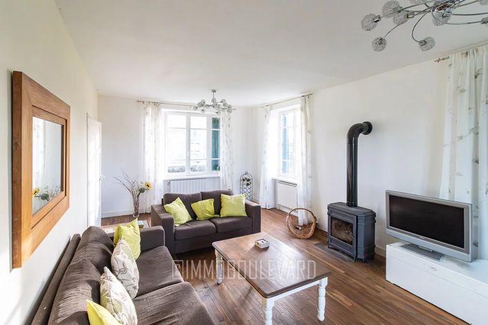 Image No.6-4 Bed House for sale