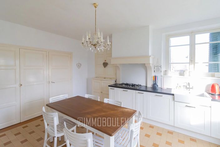 Image No.8-4 Bed House for sale