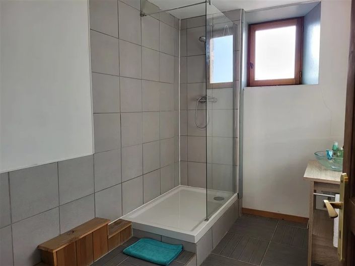 Image No.25-House for sale