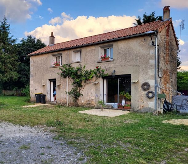 Image No.4-2 Bed Farmhouse for sale