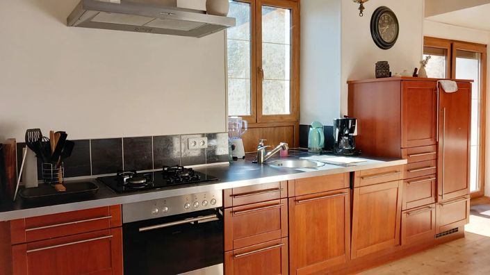 Image No.10-3 Bed House for sale