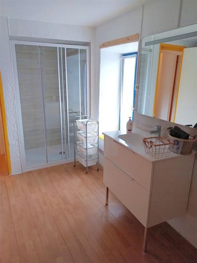 Image No.10-3 Bed House for sale