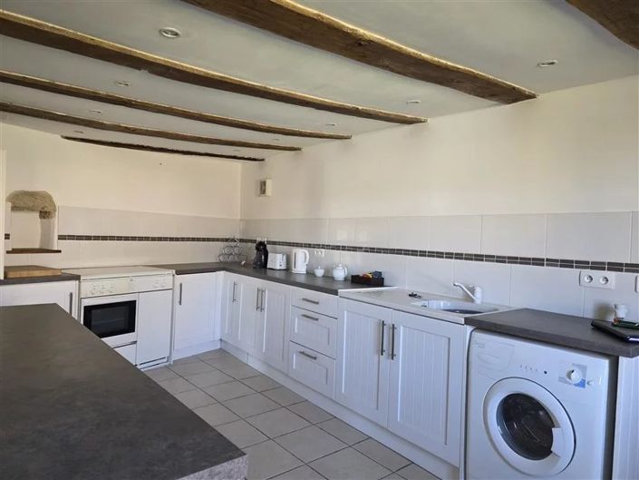 Image No.11-6 Bed House for sale