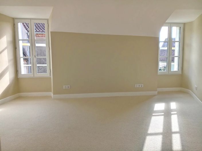 Image No.12-2 Bed House for sale