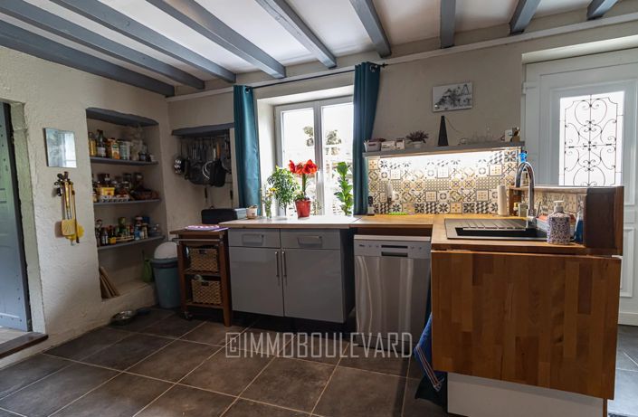 Image No.10-3 Bed House for sale