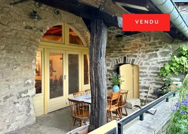 1 - Les Thons, Maison