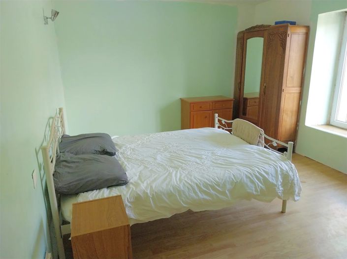 Image No.8-2 Bed House for sale