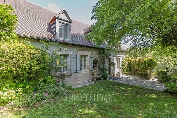 Image No.1-4 Bed House for sale