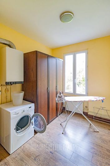 Image No.17-4 Bed House for sale